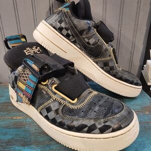 Nike Kids Sneakers in Black and Blue